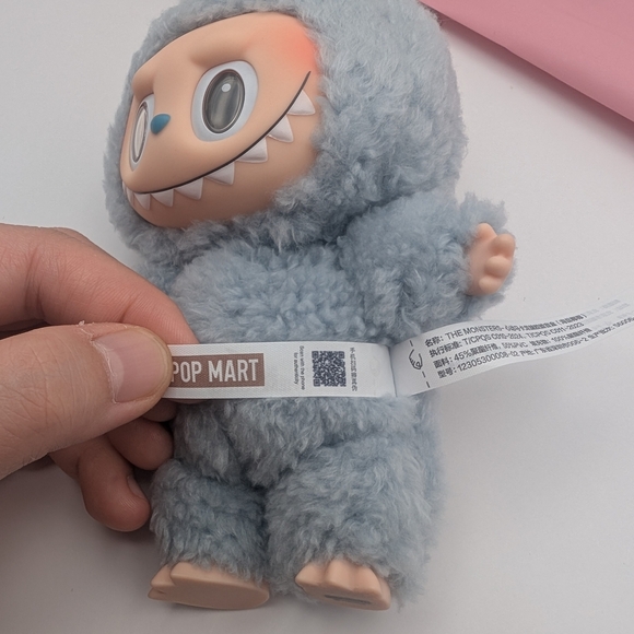 Exciting Macaron - Sea Salt Coconut - Labubu Pop Mart Blue - Picture 7 of 13